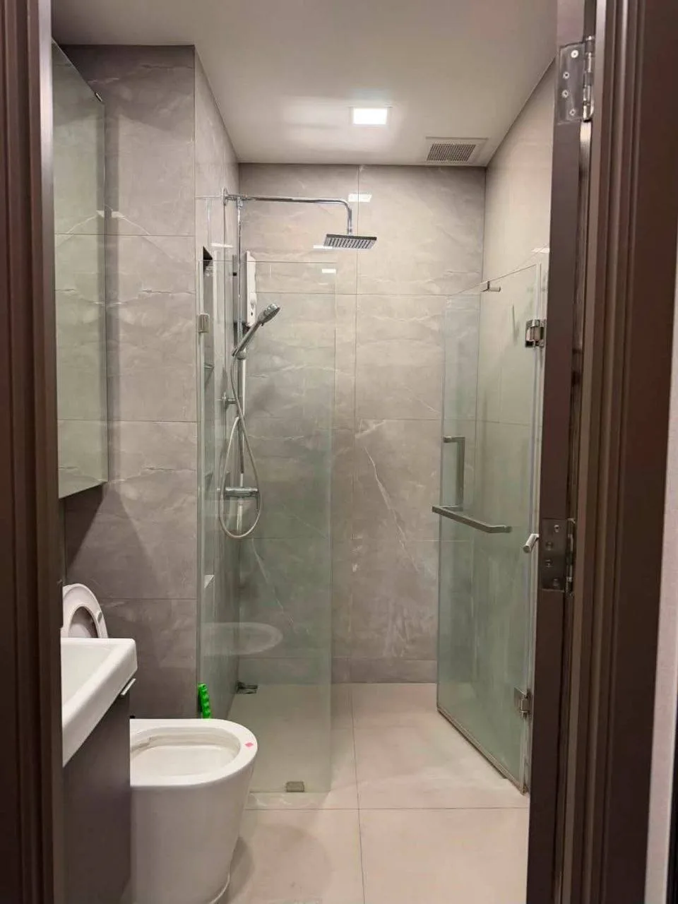 1 bedroom condo for rent in Chatuchak Bangkok - balcony perspective