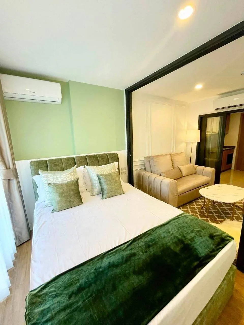1 bedroom condo for rent in Chatuchak Bangkok - kitchen and dining area