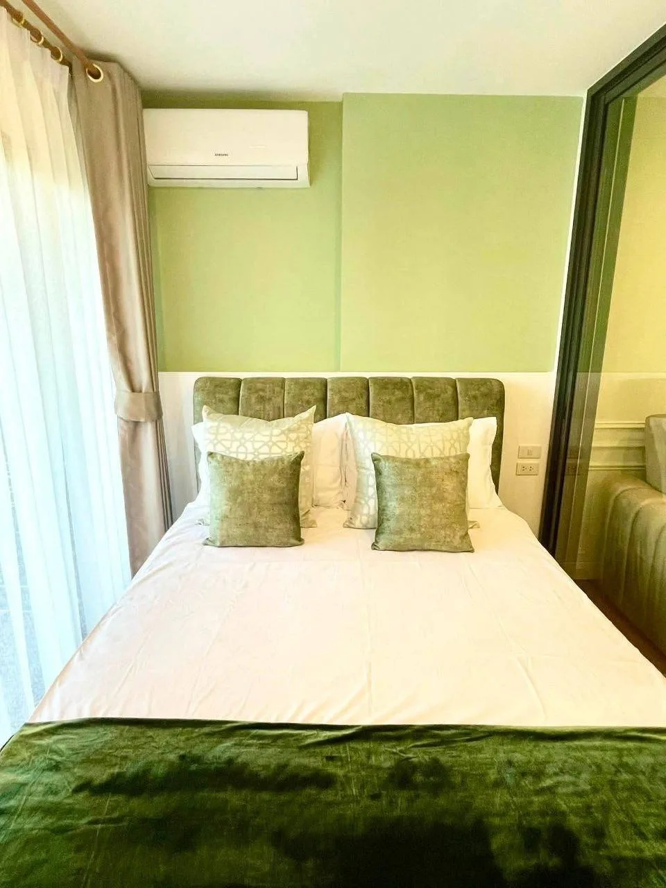 1 bedroom condo for rent in Chatuchak Bangkok - balcony perspective