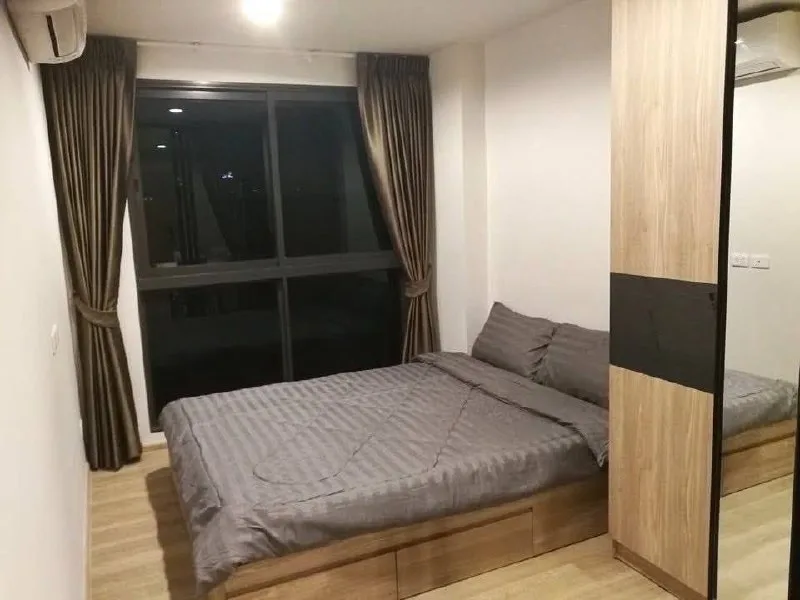 2 bedroom condo for rent in Phra Khanong Bangkok - kitchen and dining area
