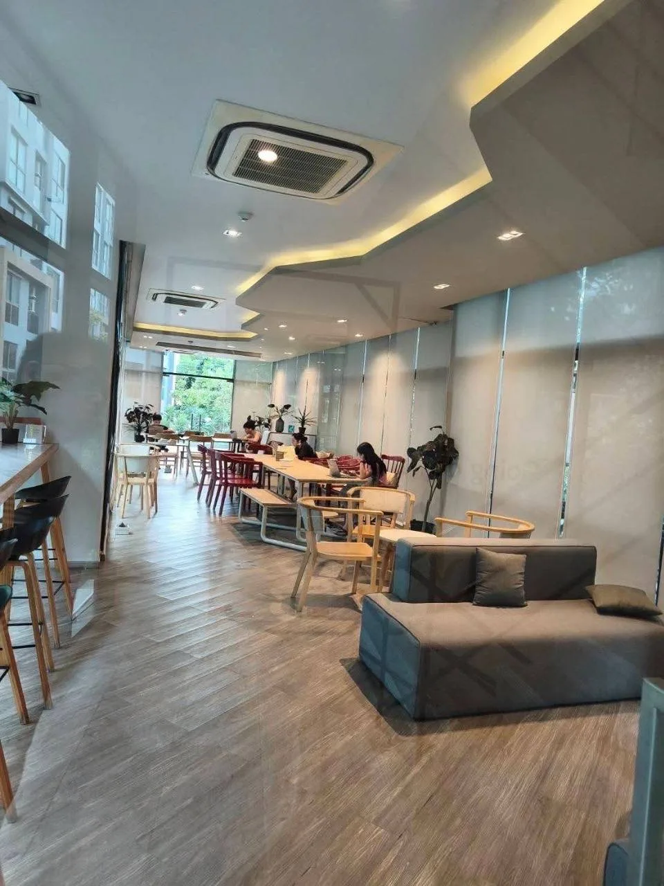 2 bedroom condo for rent in Phra Khanong Bangkok - kitchen and dining area