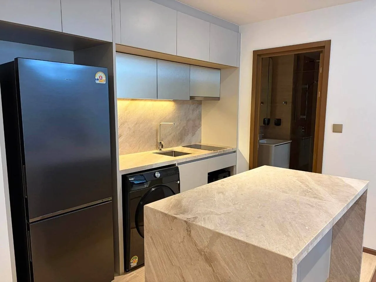 1 bedroom condo for rent in Thong Lo Bangkok - balcony perspective