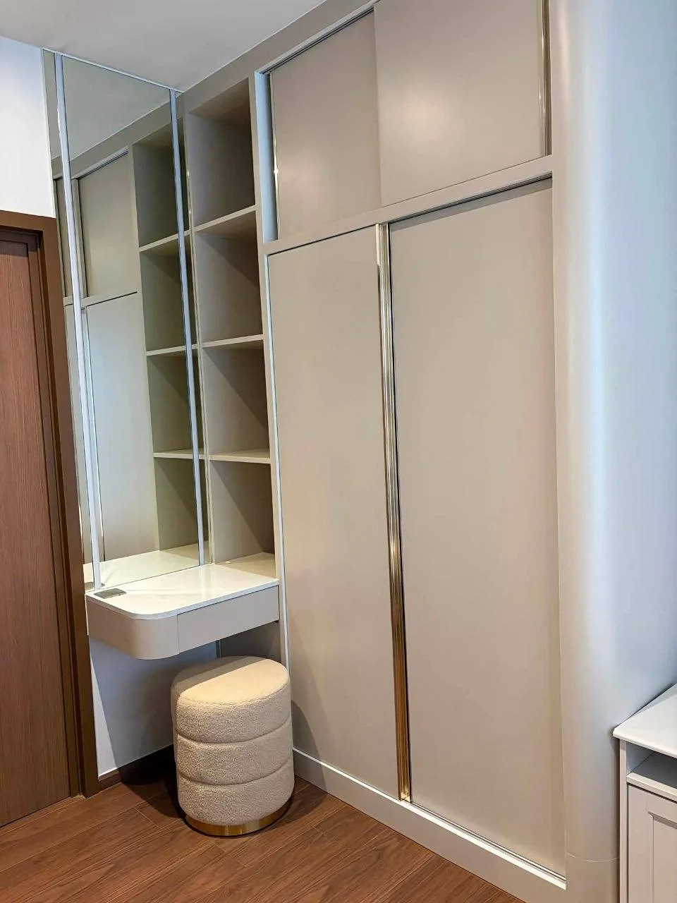 1 bedroom condo for rent in Thong Lo Bangkok - living room view