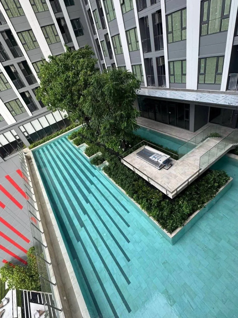 Aspire Sukhumvit-Rama 4 High Floor Pool View 1 Bed