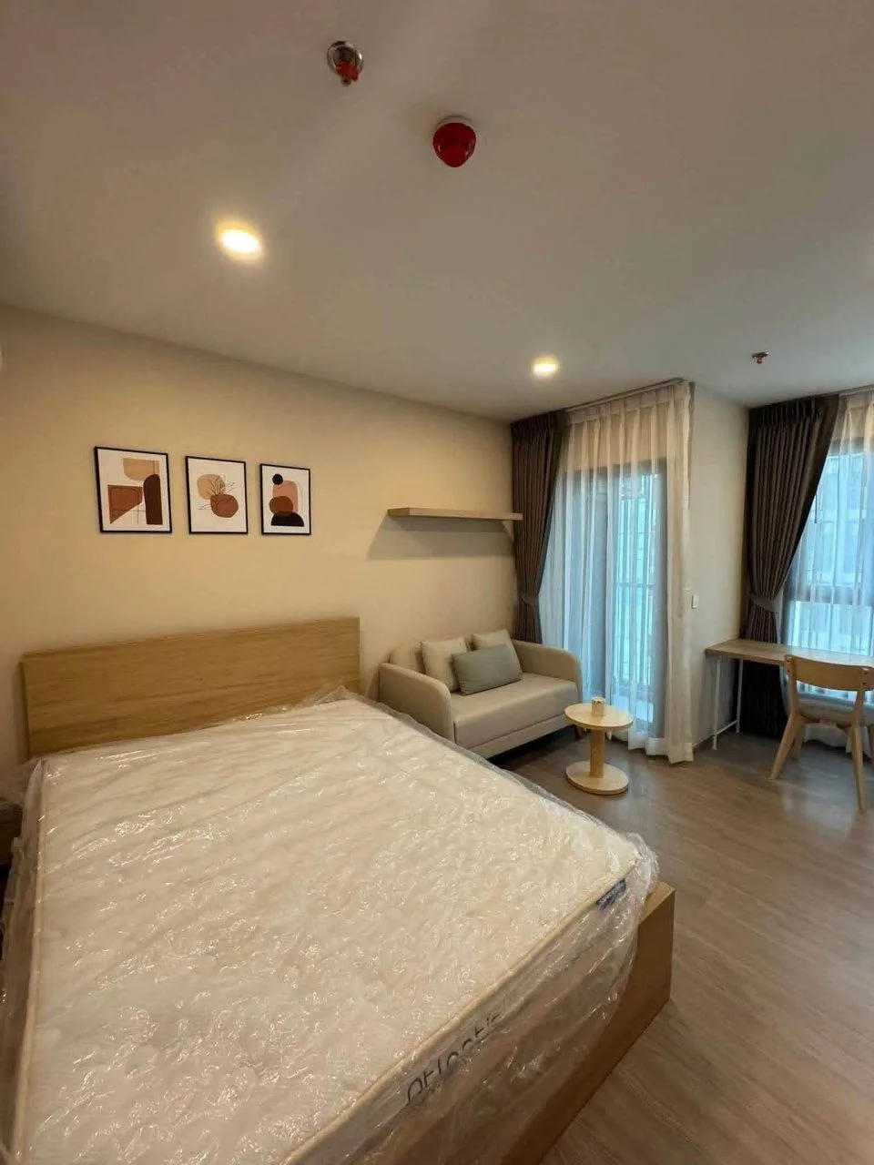 1 bedroom condo for rent in Phra Khanong Bangkok - balcony perspective