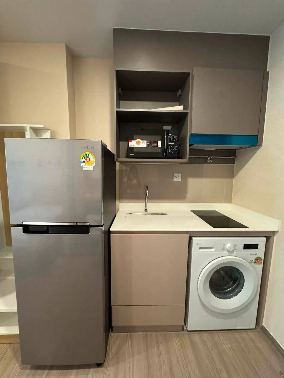 1 bedroom condo for rent in Phra Khanong Bangkok - living room view