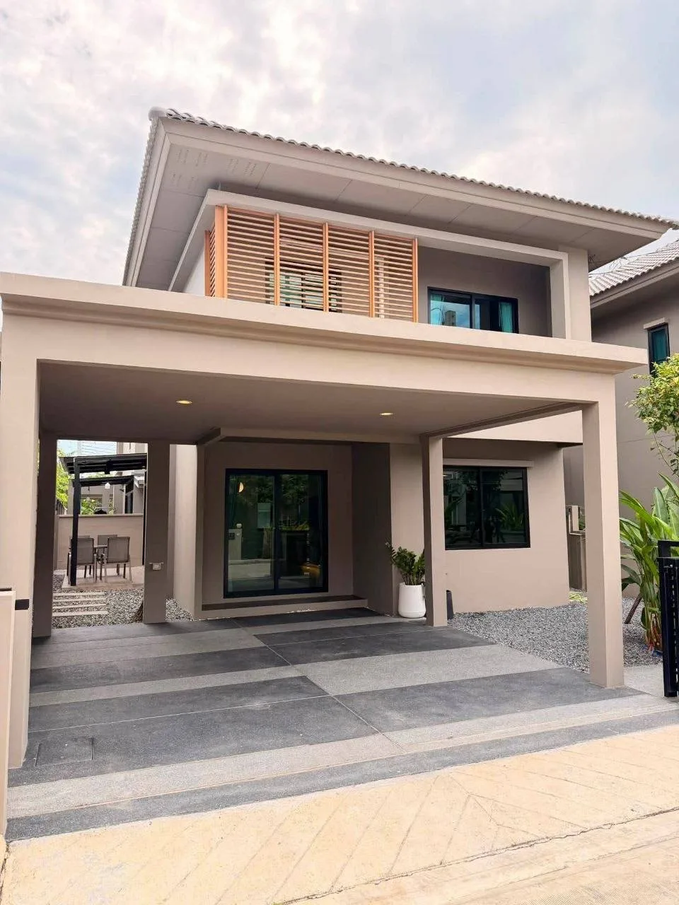 Areeya Como Botanica Bangna 1 Modern Detached House