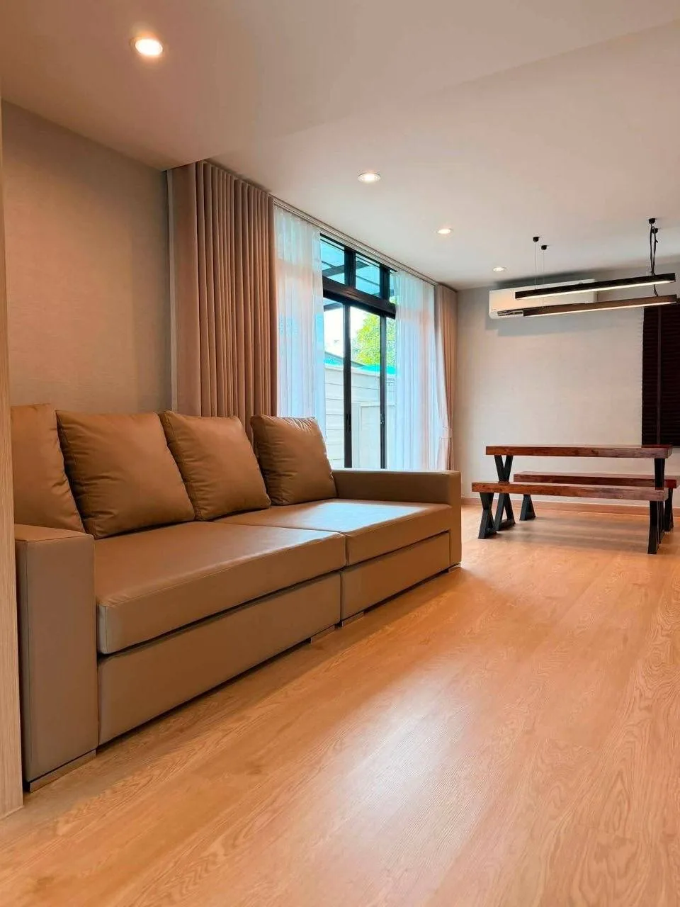 3 bedroom house for rent in Bang Na Bangkok - kitchen and dining area