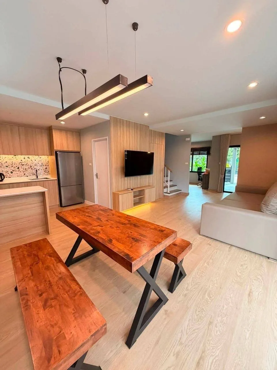 3 bedroom house for rent in Bang Na Bangkok - master bedroom interior