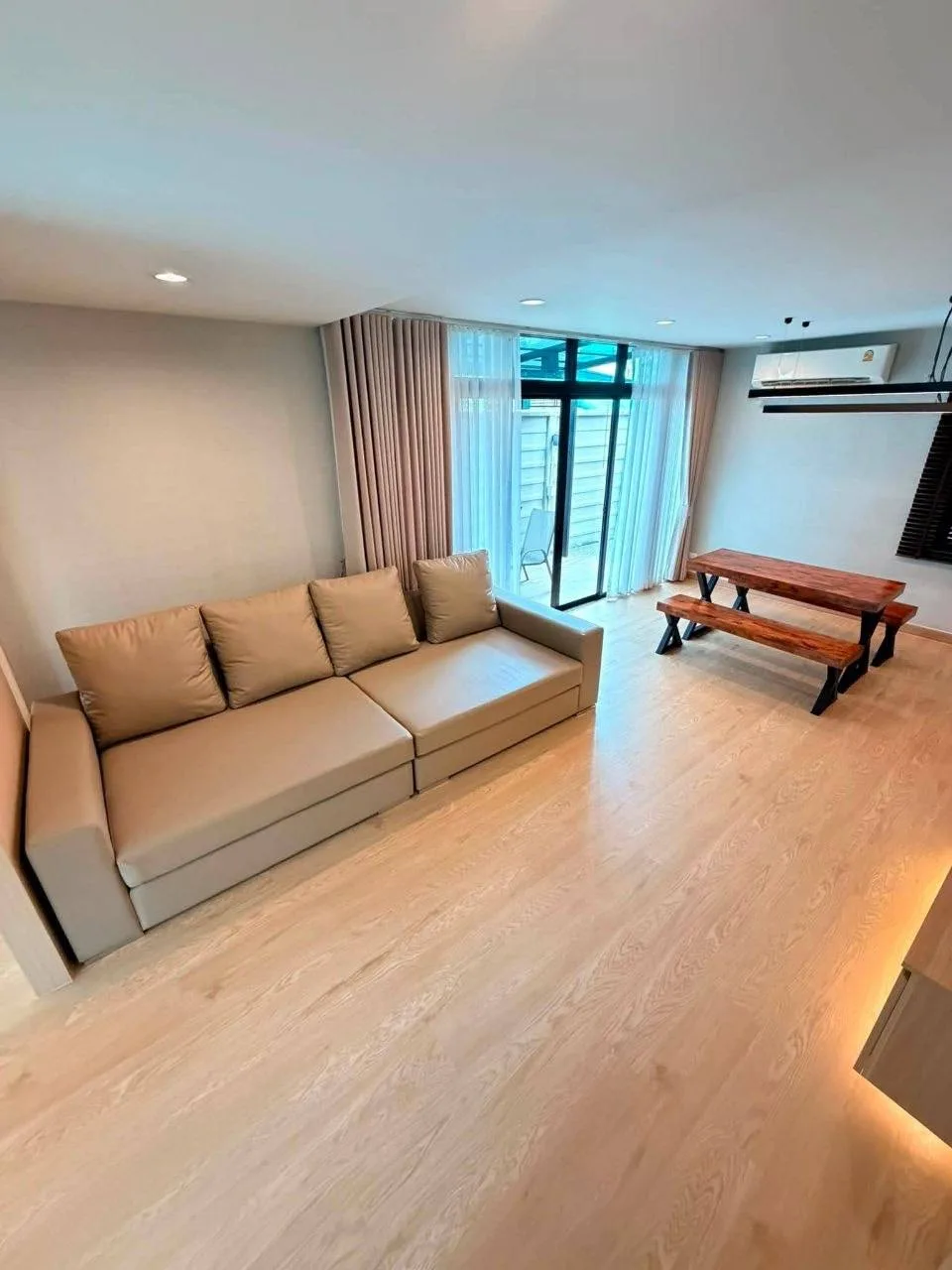 3 bedroom house for rent in Bang Na Bangkok - bathroom and modern finishes