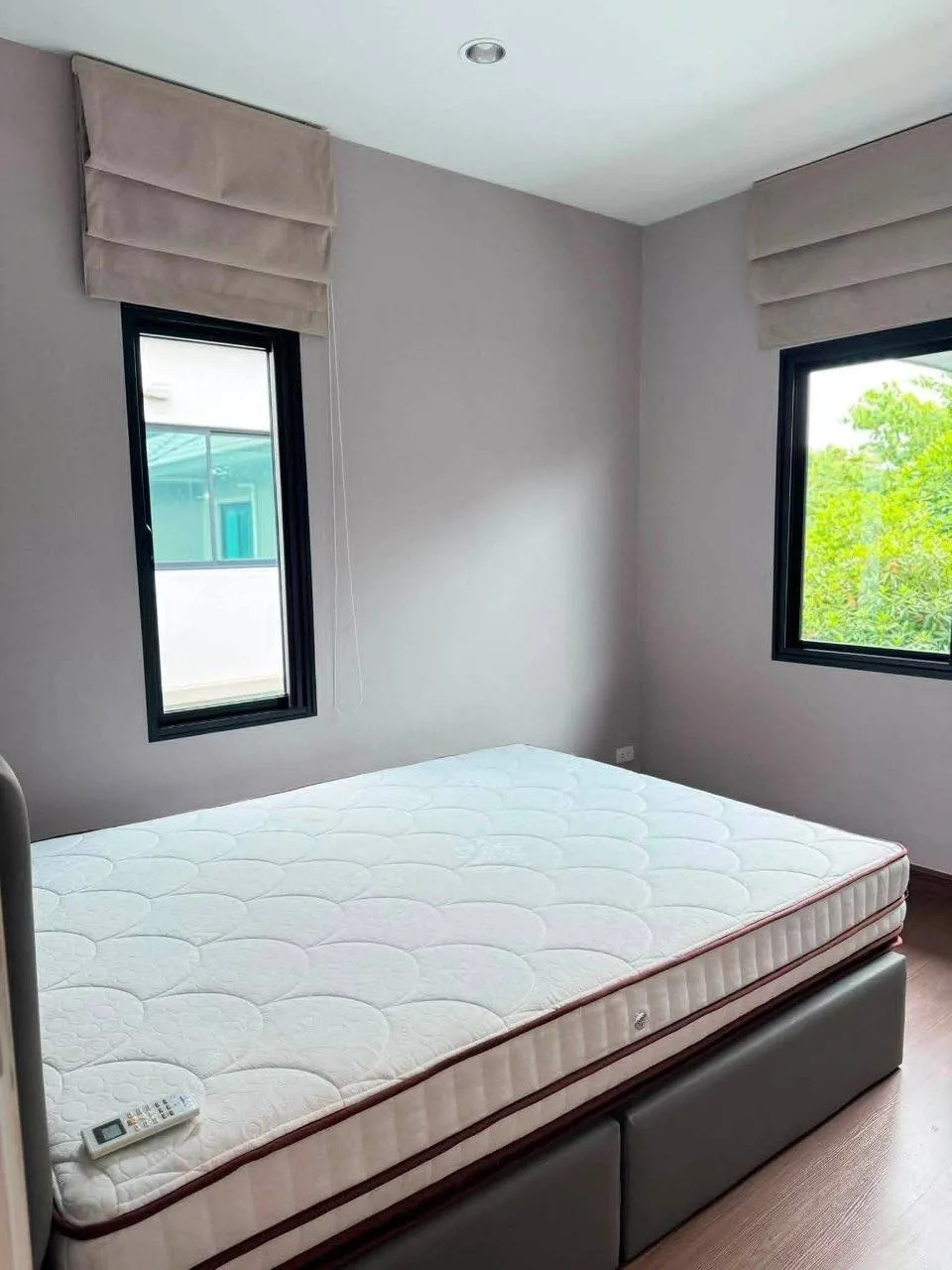3 bedroom house for rent in Bang Na Bangkok - living room view