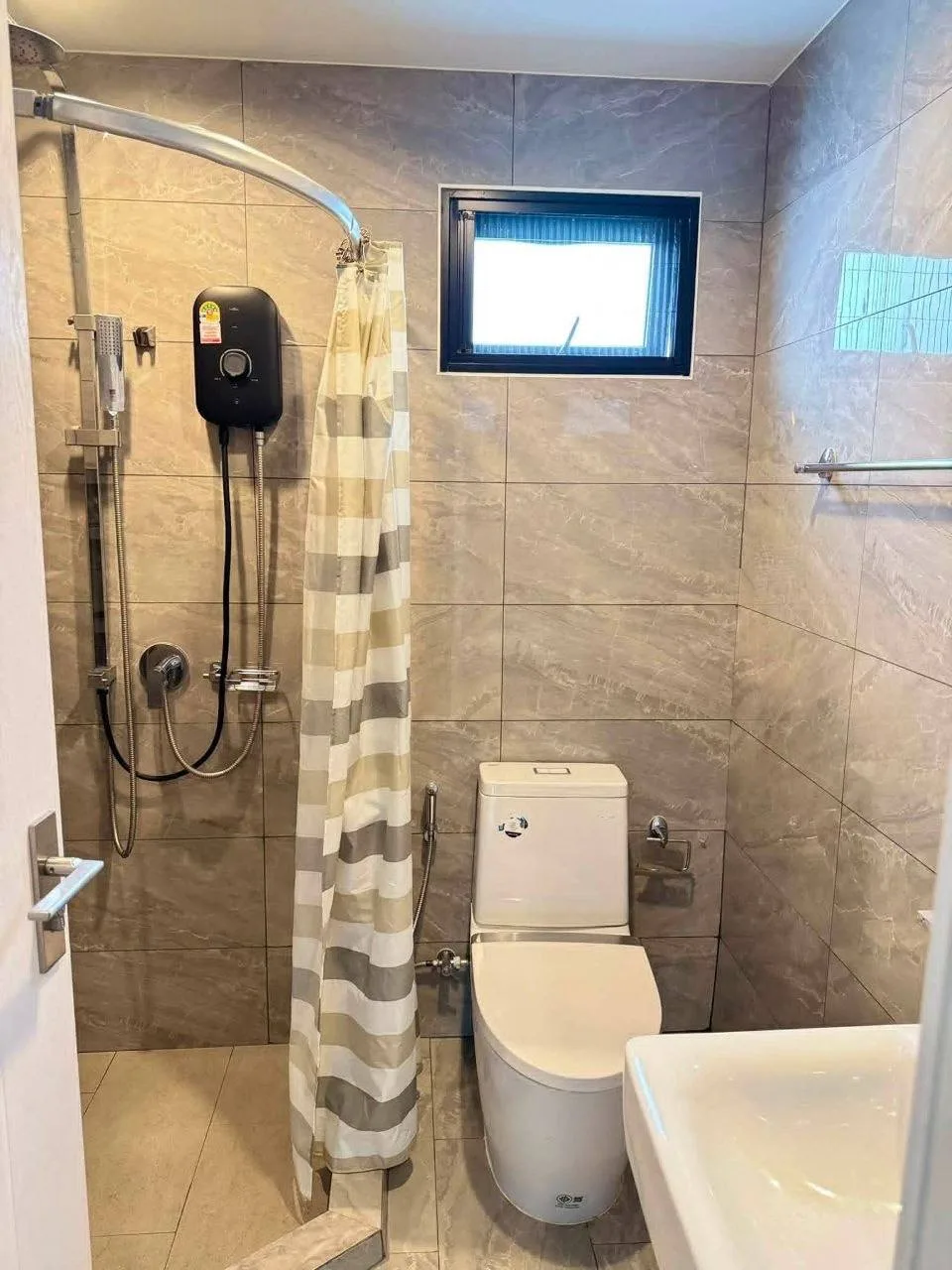 3 bedroom house for rent in Bang Na Bangkok - master bedroom interior