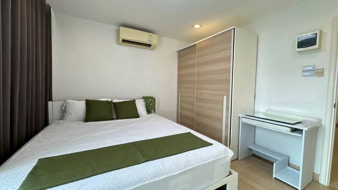 3 bedroom condo for rent in Rama 9 Bangkok - balcony perspective