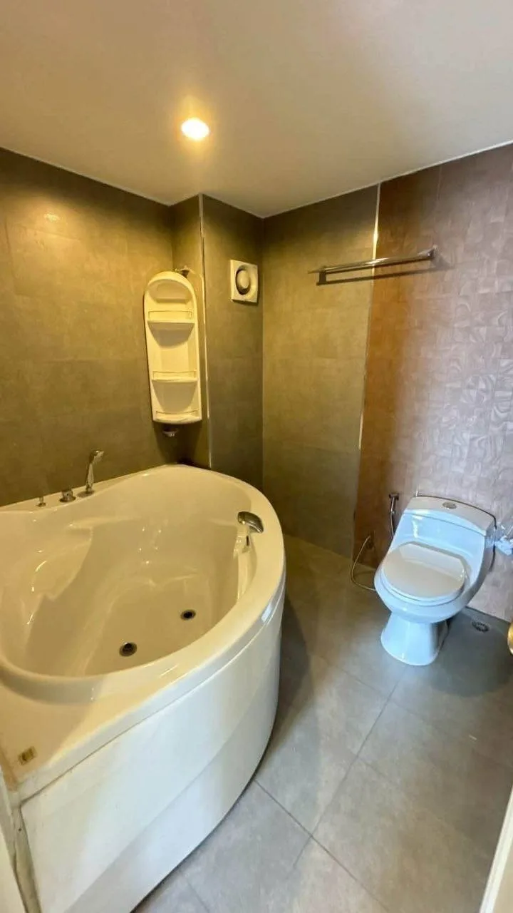 3 bedroom condo for rent in Rama 9 Bangkok - master bedroom interior