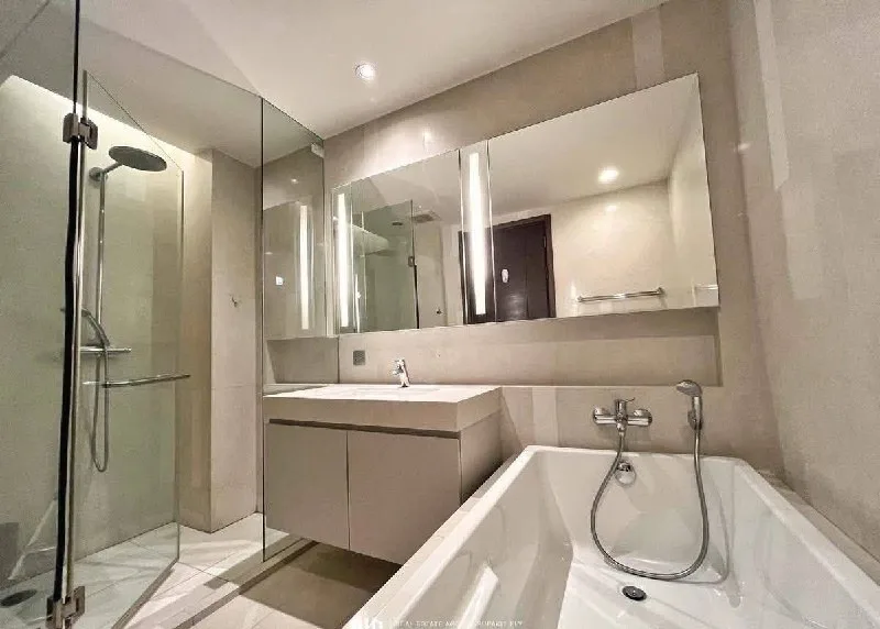 1 bedroom condo for rent in Thong Lo Bangkok - master bedroom interior