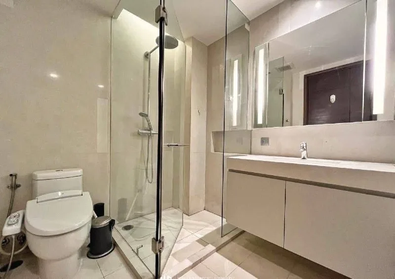 1 bedroom condo for rent in Thong Lo Bangkok - bathroom and modern finishes