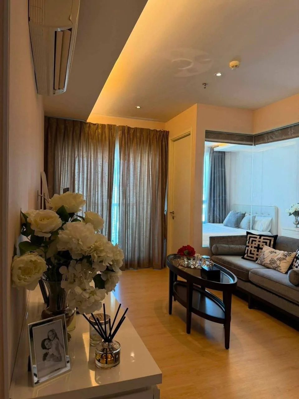 1 bedroom condo for sale in Sukhumvit Bangkok - kitchen and dining area