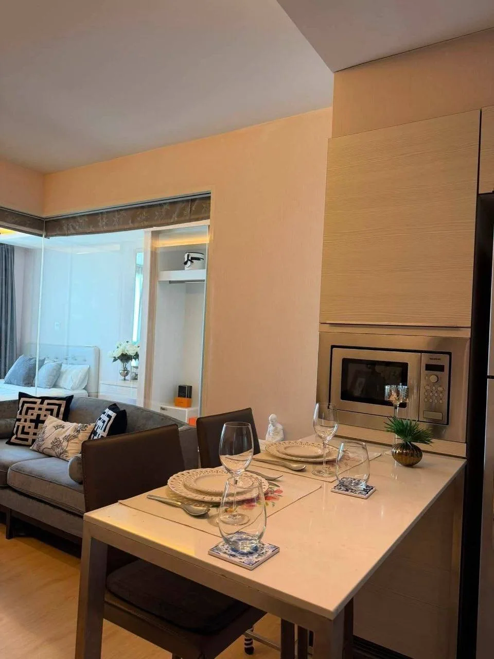 1 bedroom condo for sale in Sukhumvit Bangkok - master bedroom interior