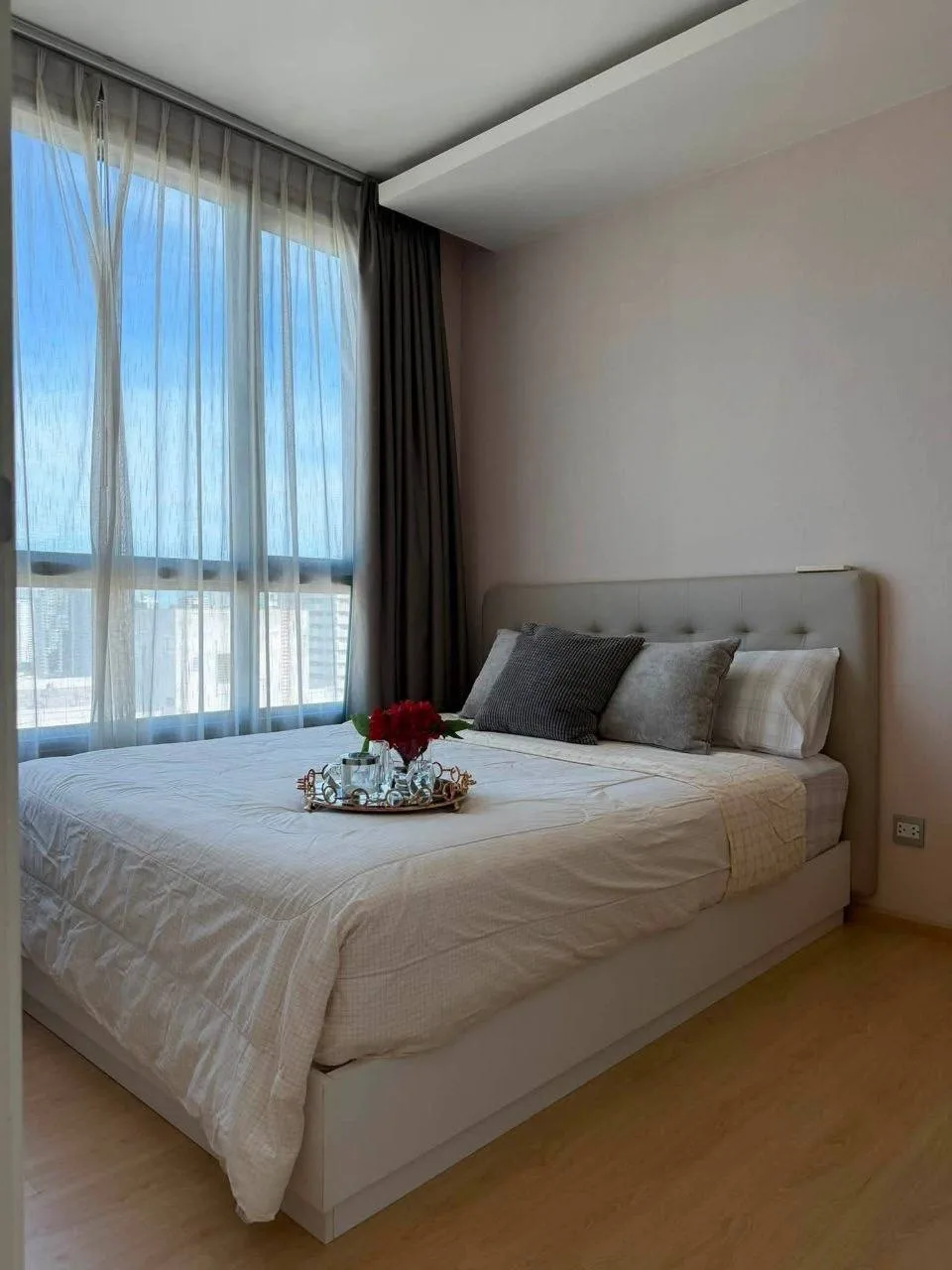 1 bedroom condo for sale in Sukhumvit Bangkok - swimming pool and building amenities