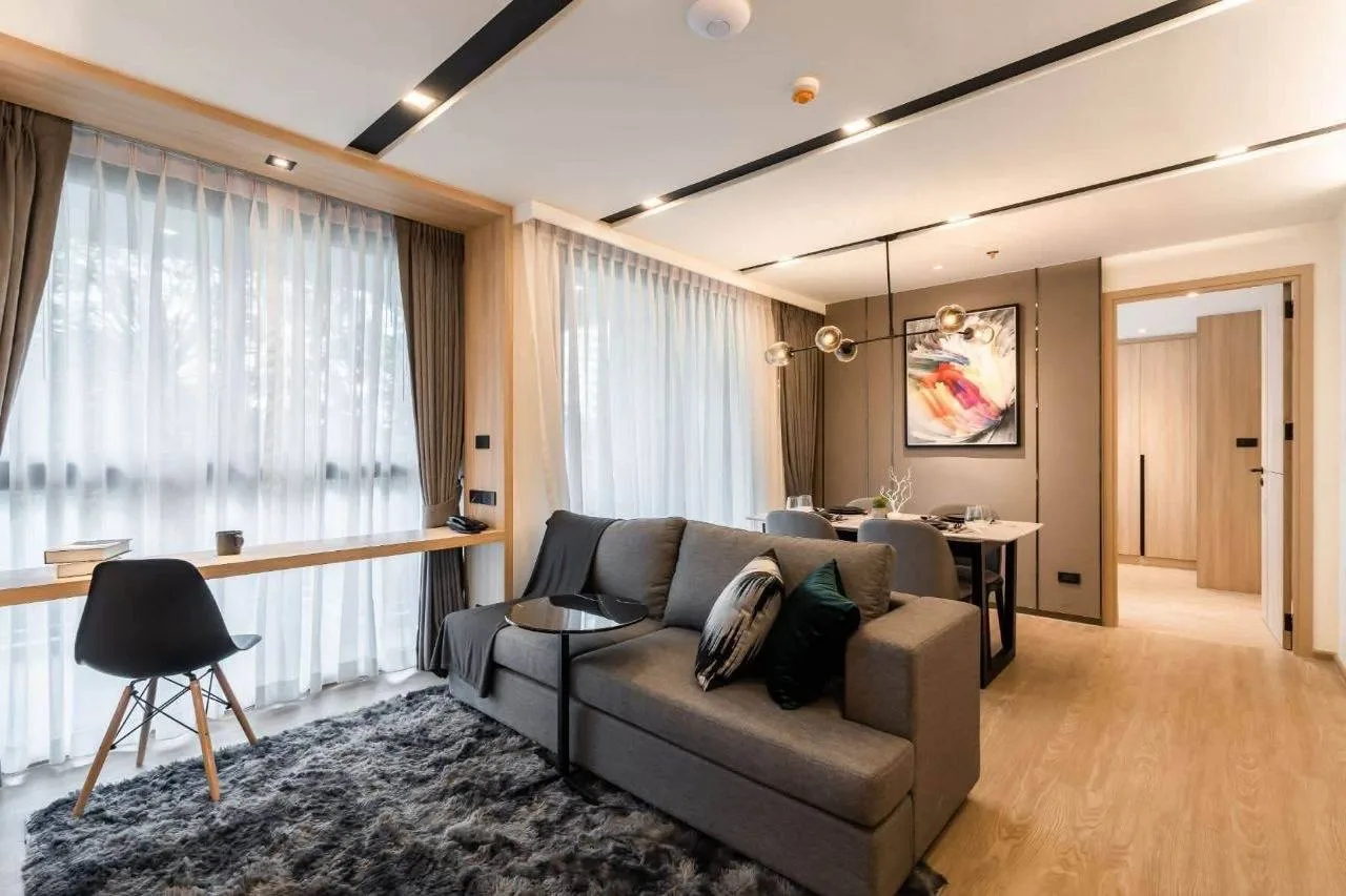 2 bedroom condo for rent in Ekkamai Bangkok - master bedroom interior