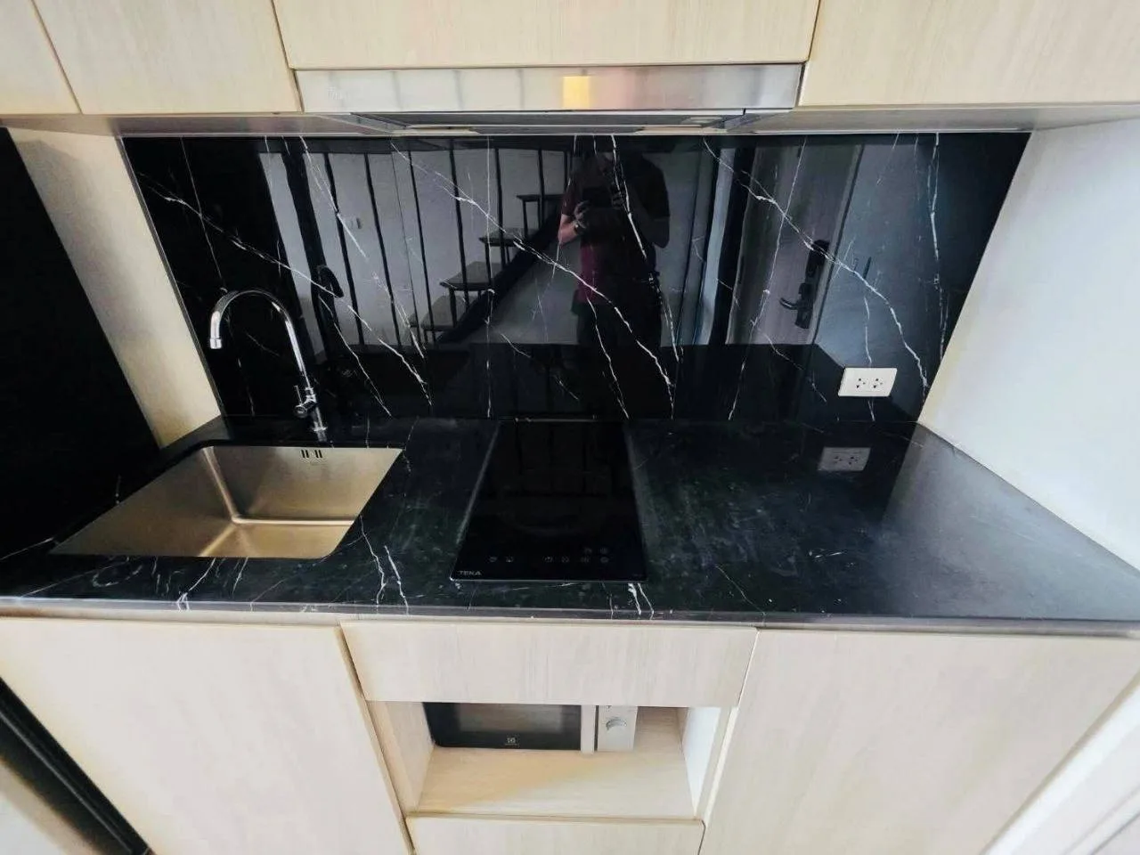 1 bedroom condo for rent in Phra Khanong Bangkok - swimming pool and building amenities