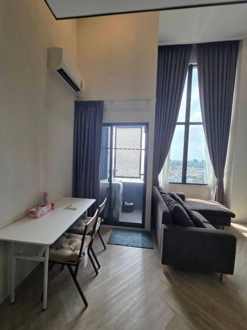 1 bedroom condo for rent in Phra Khanong Bangkok - bathroom and modern finishes