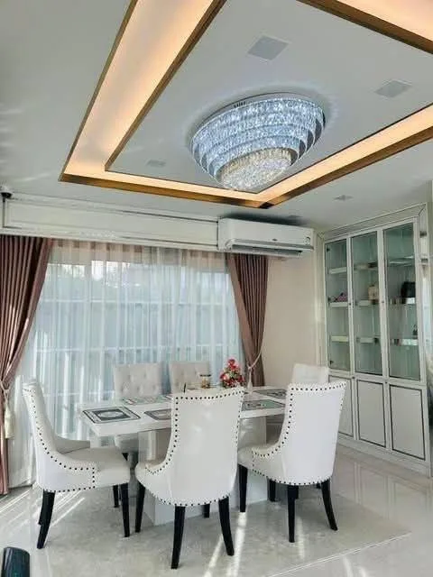 3 bedroom house for rent in Sathorn Bangkok - master bedroom interior