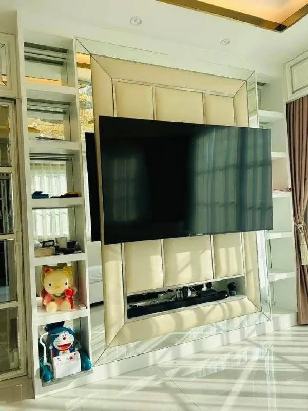 3 bedroom house for rent in Sathorn Bangkok - swimming pool and building amenities