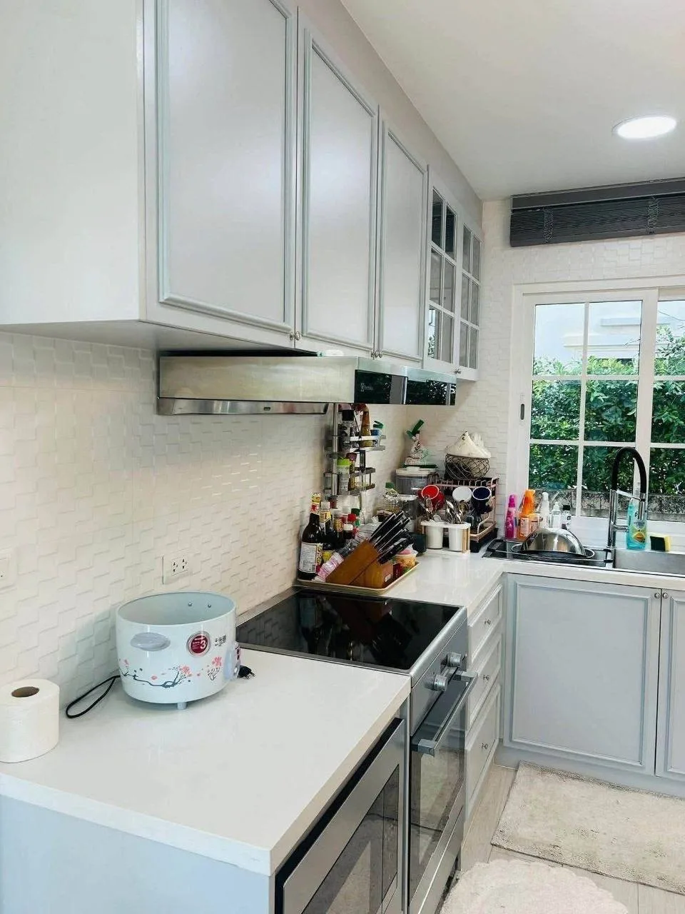 3 bedroom house for rent in Sathorn Bangkok - balcony perspective