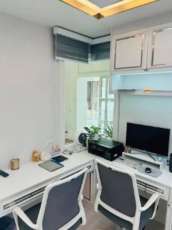 3 bedroom house for rent in Sathorn Bangkok - living room view