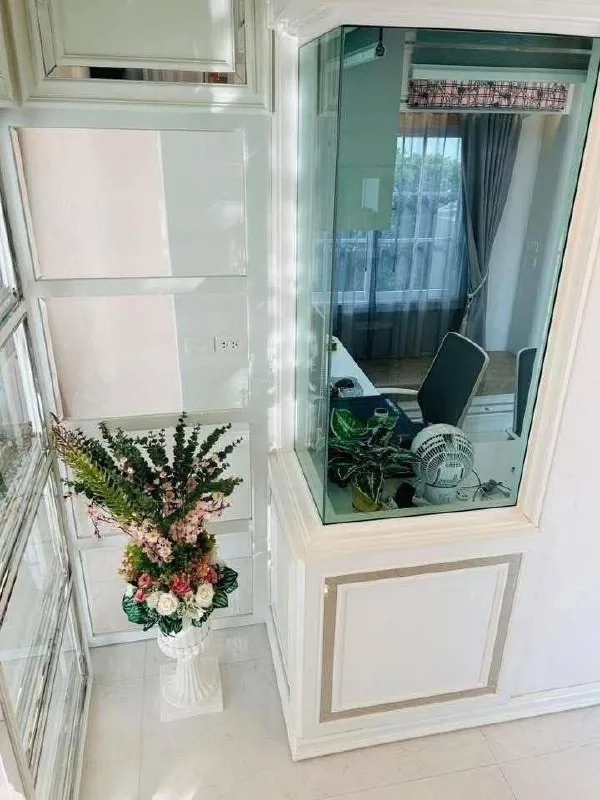 3 bedroom house for rent in Sathorn Bangkok - kitchen and dining area