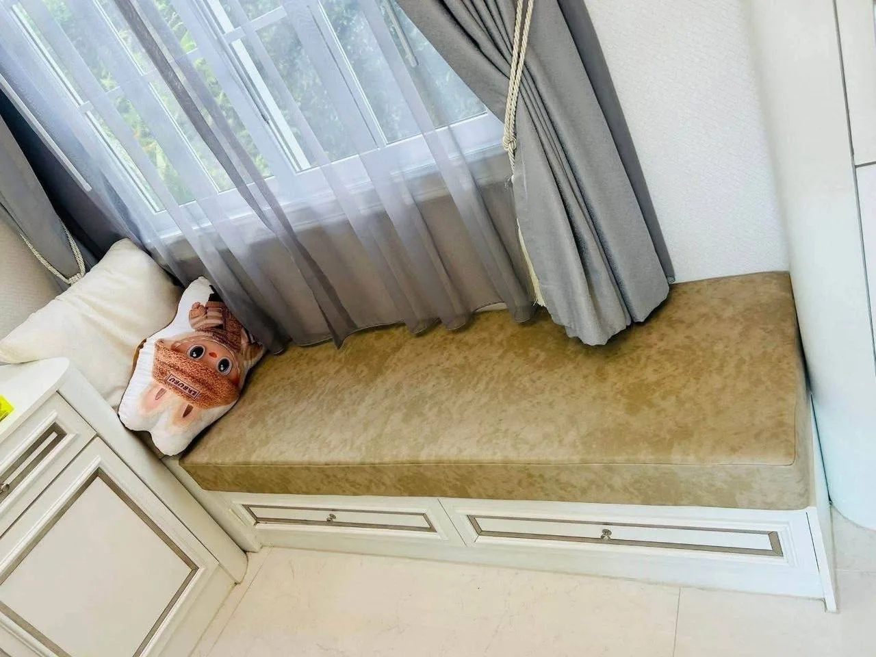 3 bedroom house for rent in Sathorn Bangkok - master bedroom interior