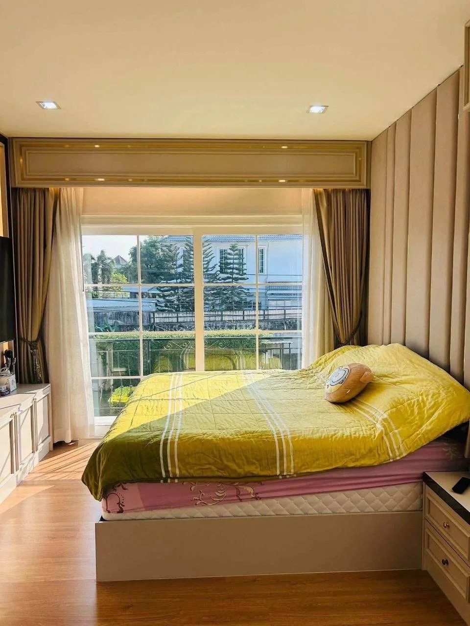 3 bedroom house for rent in Sathorn Bangkok - balcony perspective