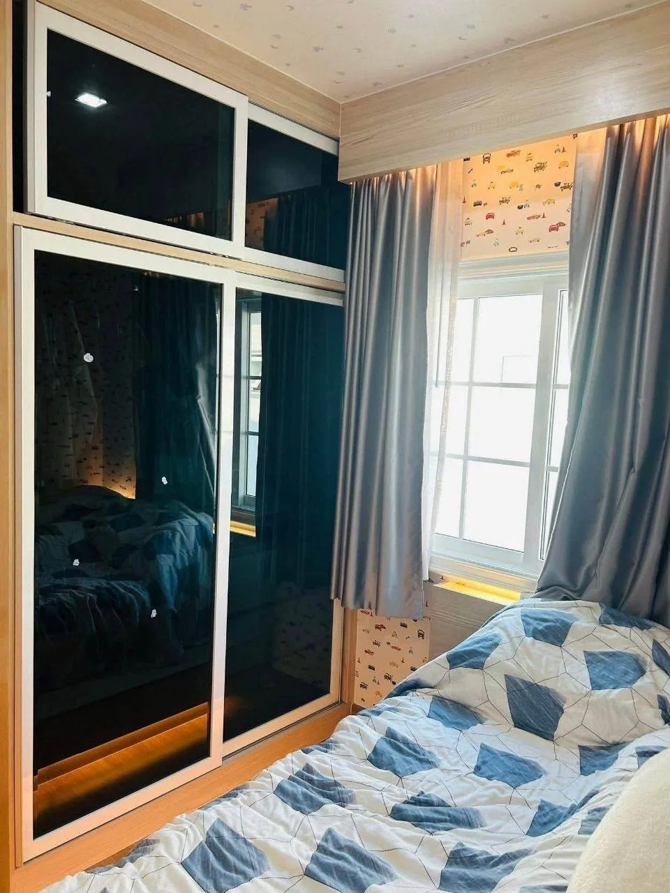 3 bedroom house for rent in Sathorn Bangkok - kitchen and dining area