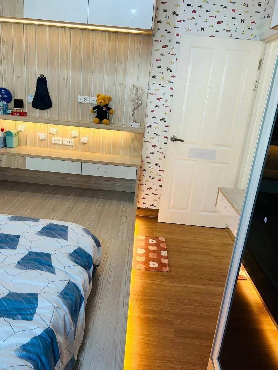 3 bedroom house for rent in Sathorn Bangkok - balcony perspective