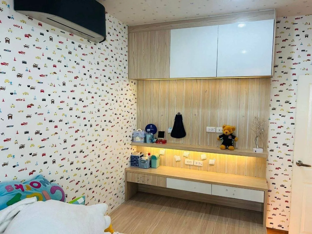 3 bedroom house for rent in Sathorn Bangkok - living room view