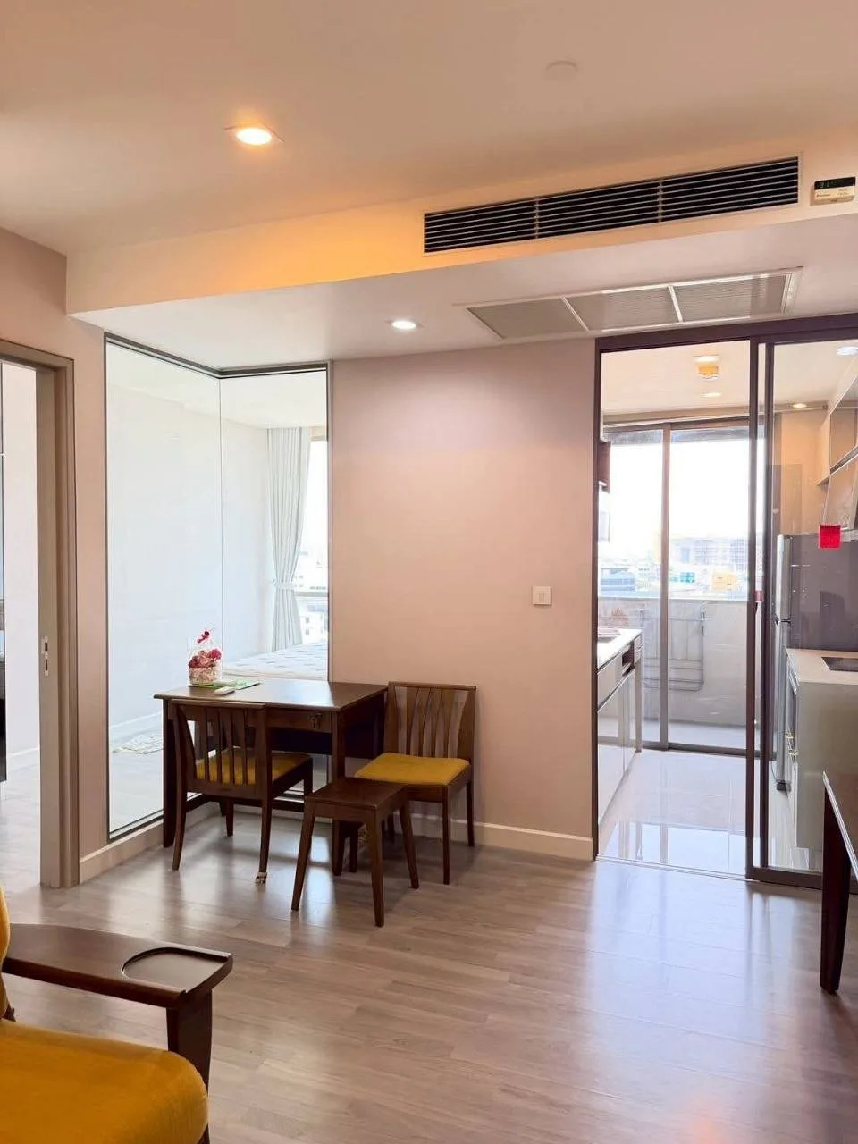 1 bedroom condo for rent in Rama 4 Bangkok - master bedroom interior