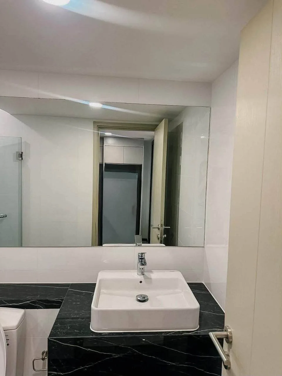 1 bedroom condo for rent in Ratchayothin - Phahonyothin Bangkok - bathroom and modern finishes