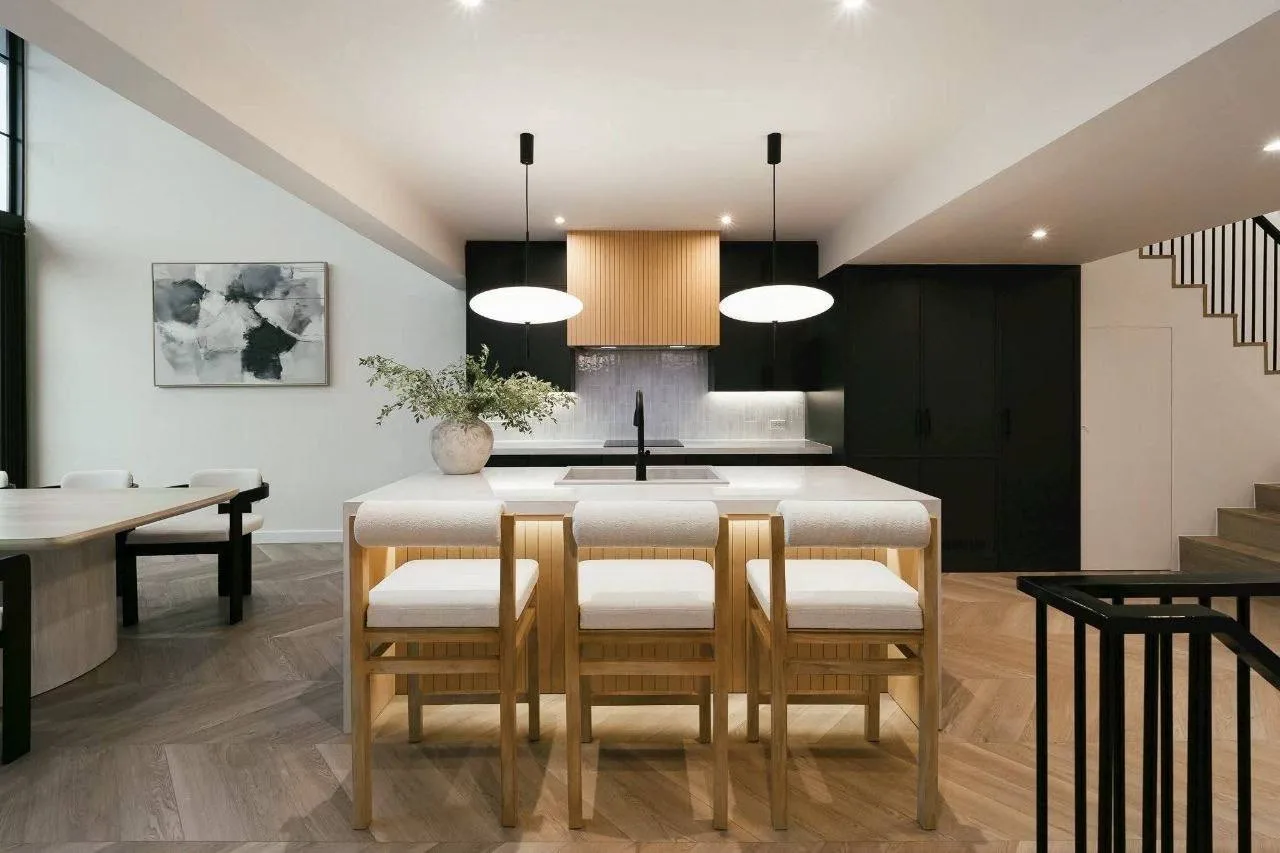 5 bedroom house for rent in Thong Lo Bangkok - bathroom and modern finishes