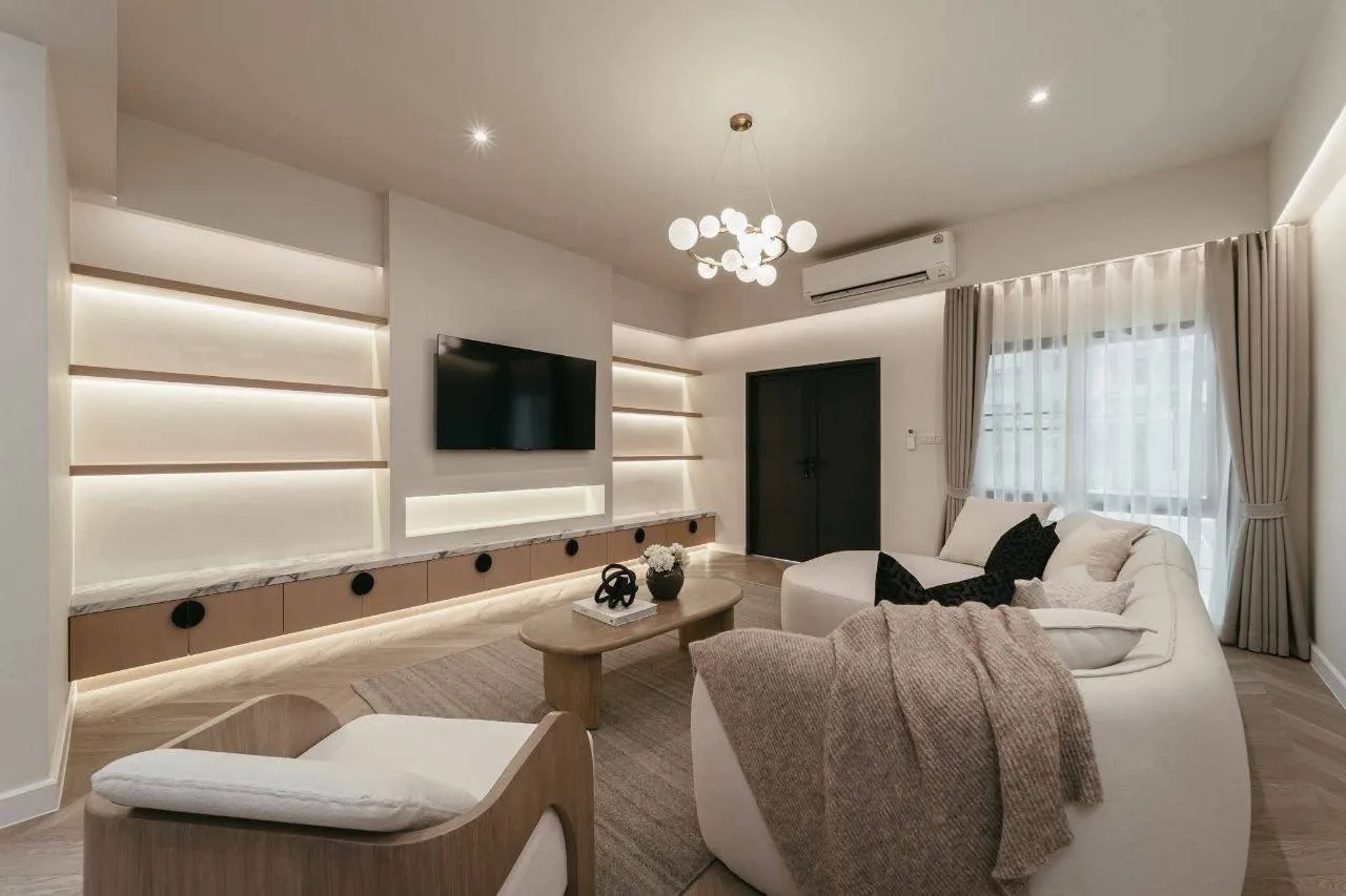 5 bedroom house for rent in Thong Lo Bangkok - balcony perspective