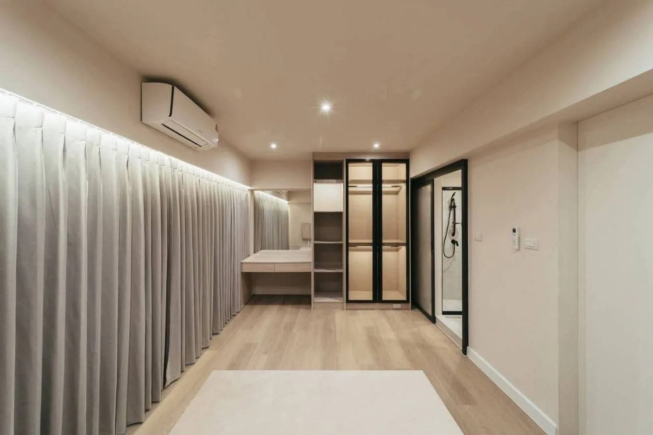 5 bedroom house for rent in Thong Lo Bangkok - master bedroom interior