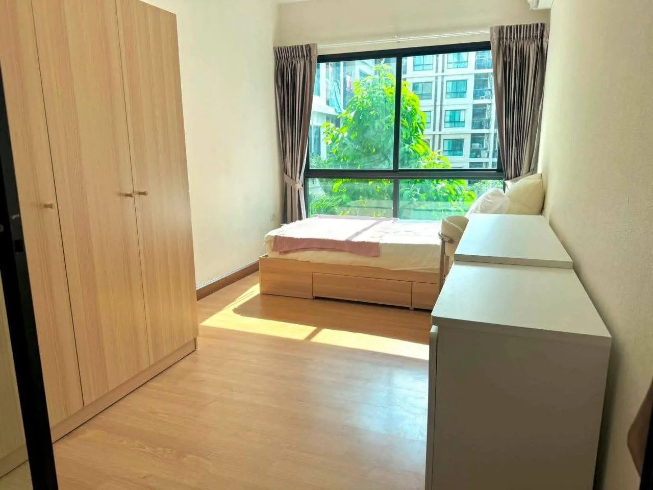 2 bedroom condo for rent in Sukhumvit Bangkok - bathroom and modern finishes