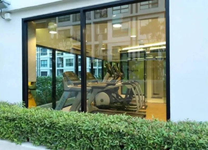 2 bedroom condo for rent in Sukhumvit Bangkok - swimming pool and building amenities