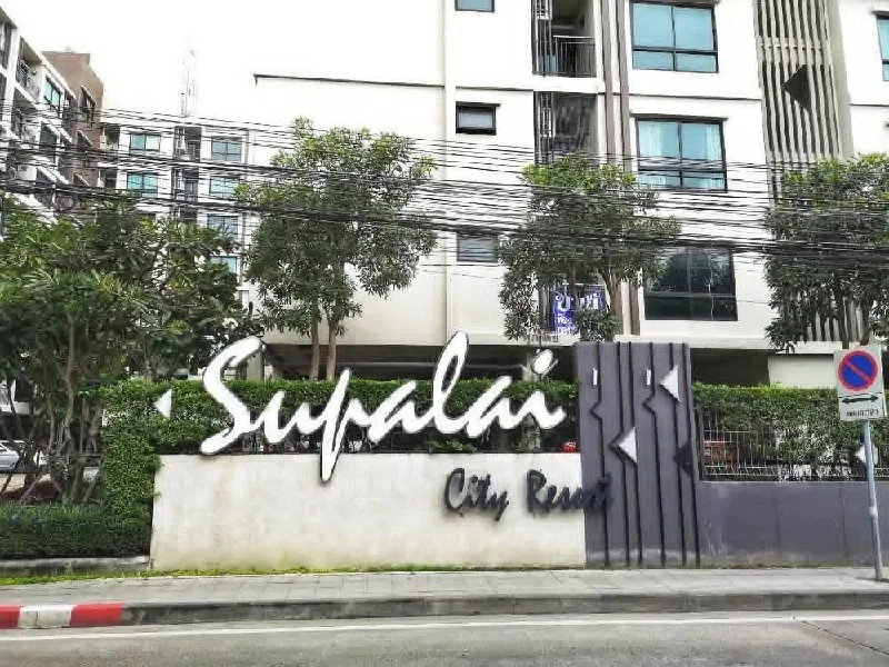 2 bedroom condo for rent in Sukhumvit Bangkok - living room view