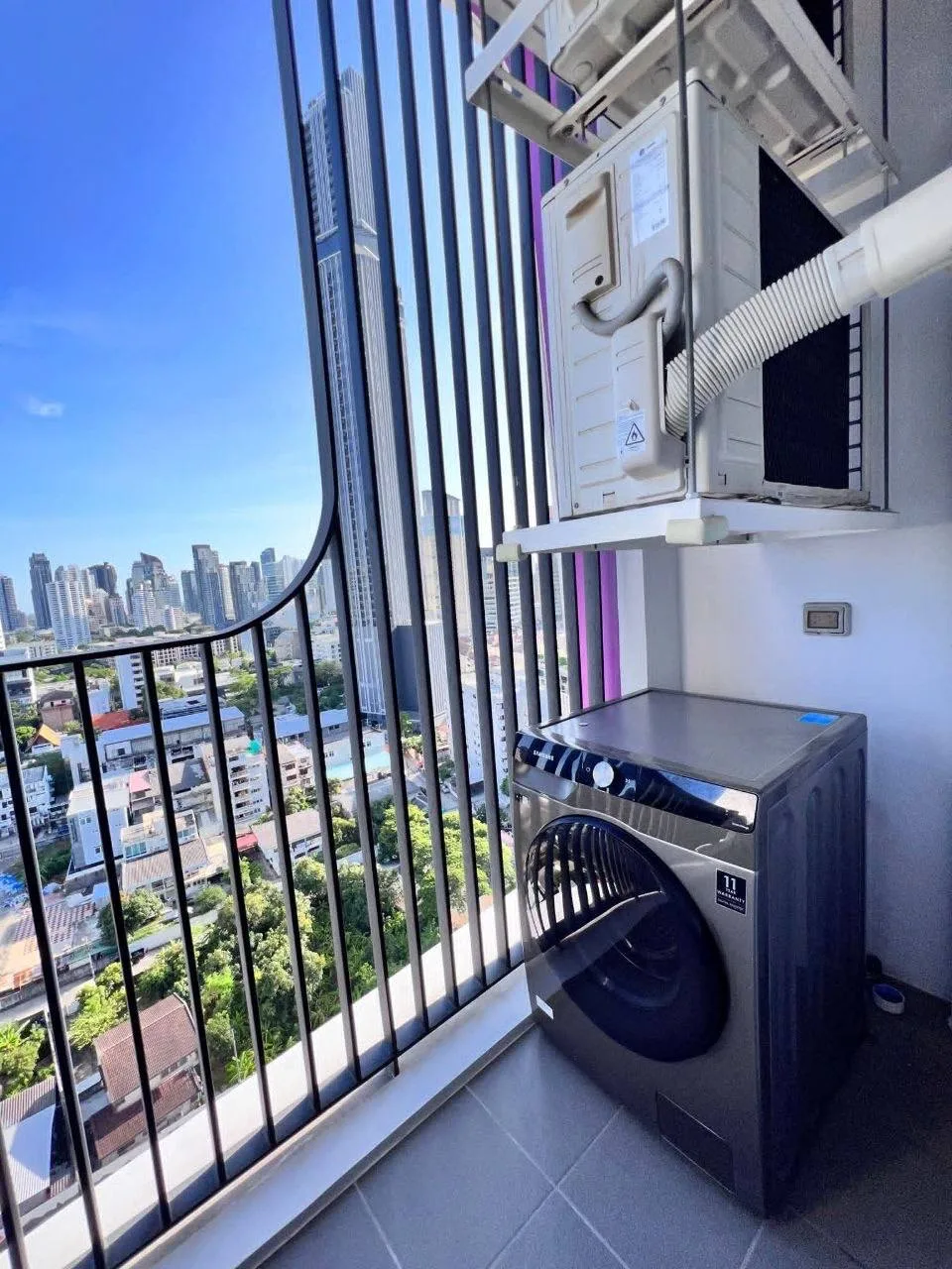 1 bedroom condo for rent in Thong Lo Bangkok - balcony perspective