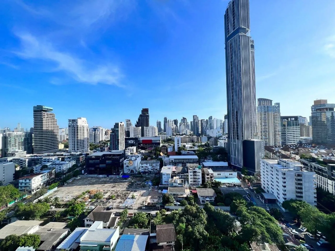 1 bedroom condo for rent in Thong Lo Bangkok - master bedroom interior
