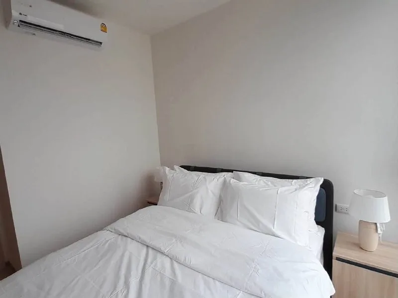 2 bedroom condo for rent in Phaya Thai Bangkok - kitchen and dining area