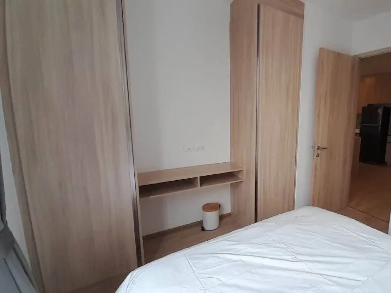 2 bedroom condo for rent in Phaya Thai Bangkok - master bedroom interior