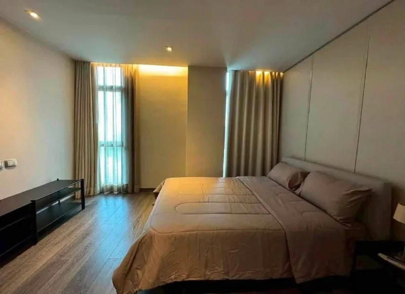 3 bedroom condo for rent in Chit Lom / Ploenchit Bangkok - kitchen and dining area