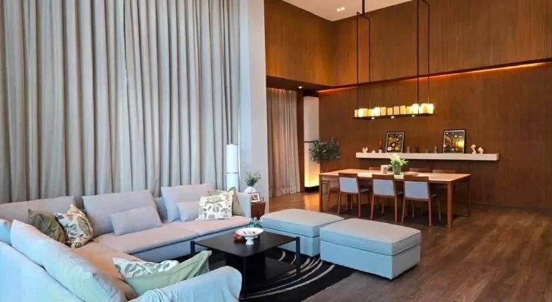 3 bedroom condo for rent in Chit Lom / Ploenchit Bangkok - swimming pool and building amenities